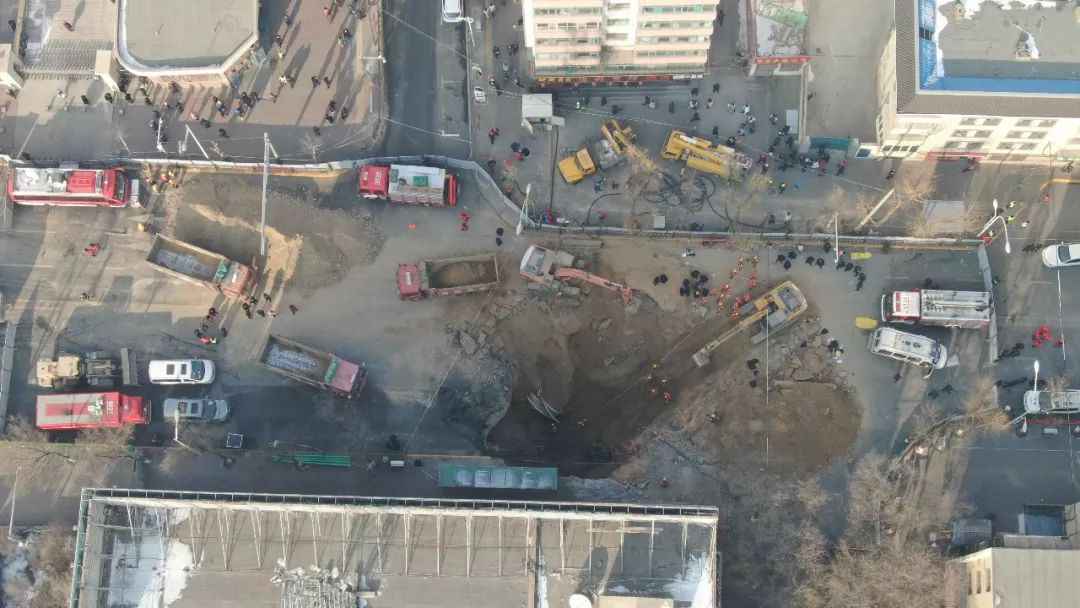 塌陷事故已致9死 西宁老城区多次因渗水发生地陷