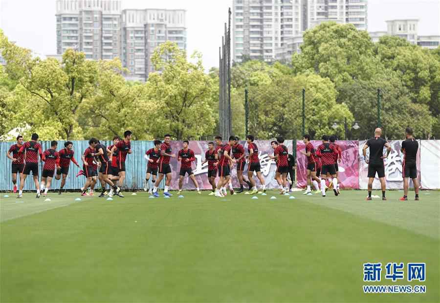 （体育）（1）足球——上海上港队举行媒体开放日活动
