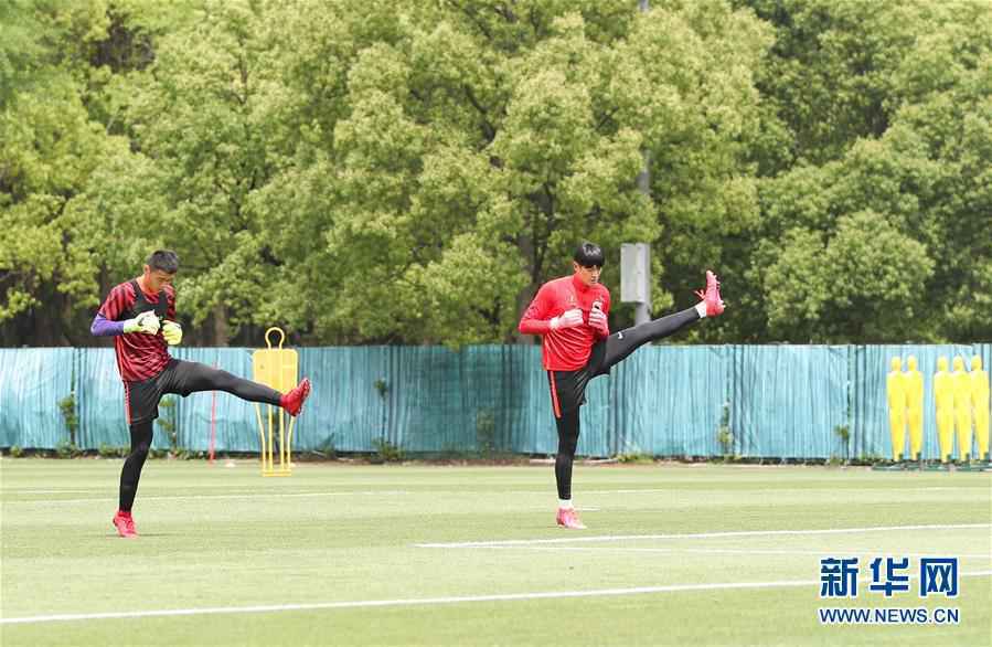 （体育）（3）足球——上海上港队举行媒体开放日活动