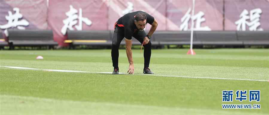 （体育）（7）足球——上海上港队举行媒体开放日活动
