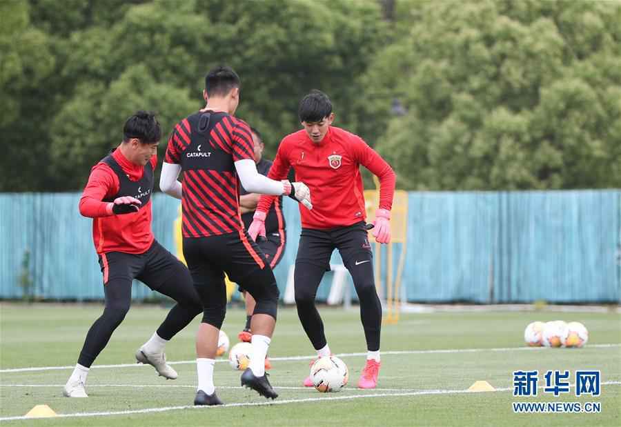 （体育）（8）足球——上海上港队举行媒体开放日活动