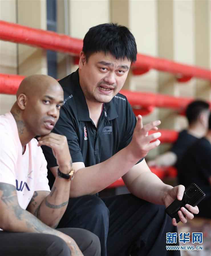 （体育）（10）篮球——中国青年男篮对抗赛：U17胜U18