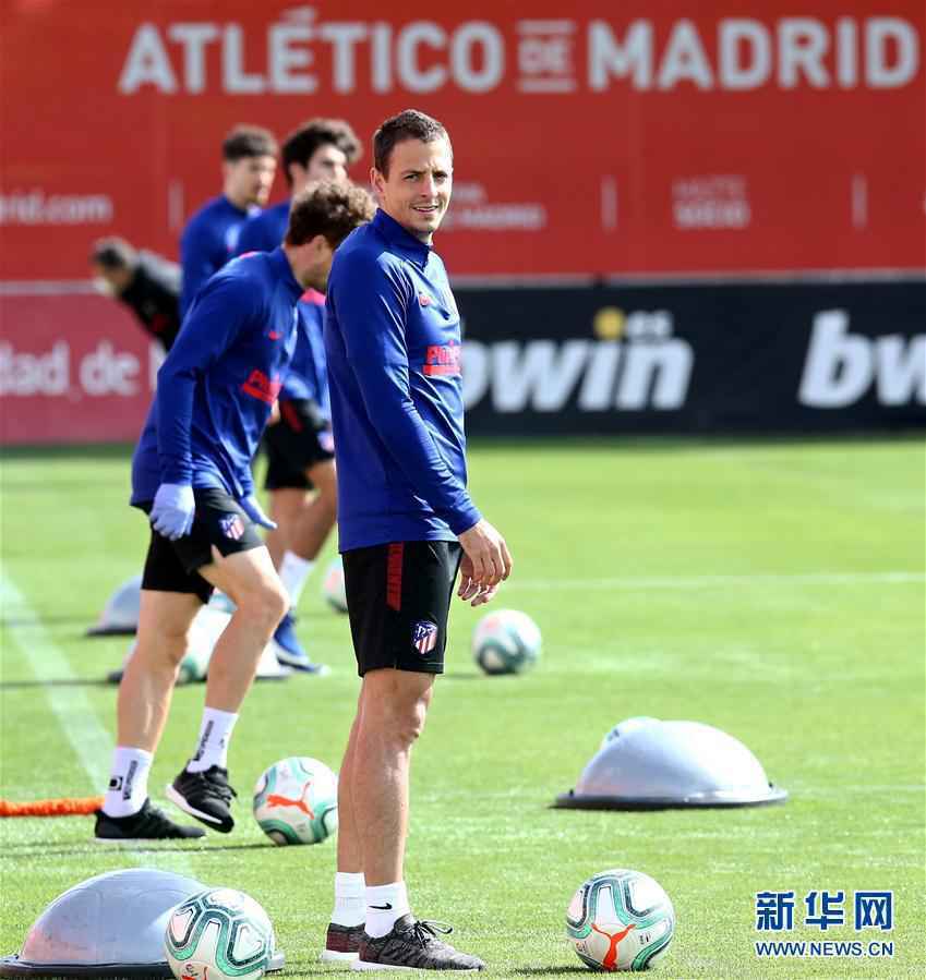 （体育）（2）足球——马德里竞技队恢复训练