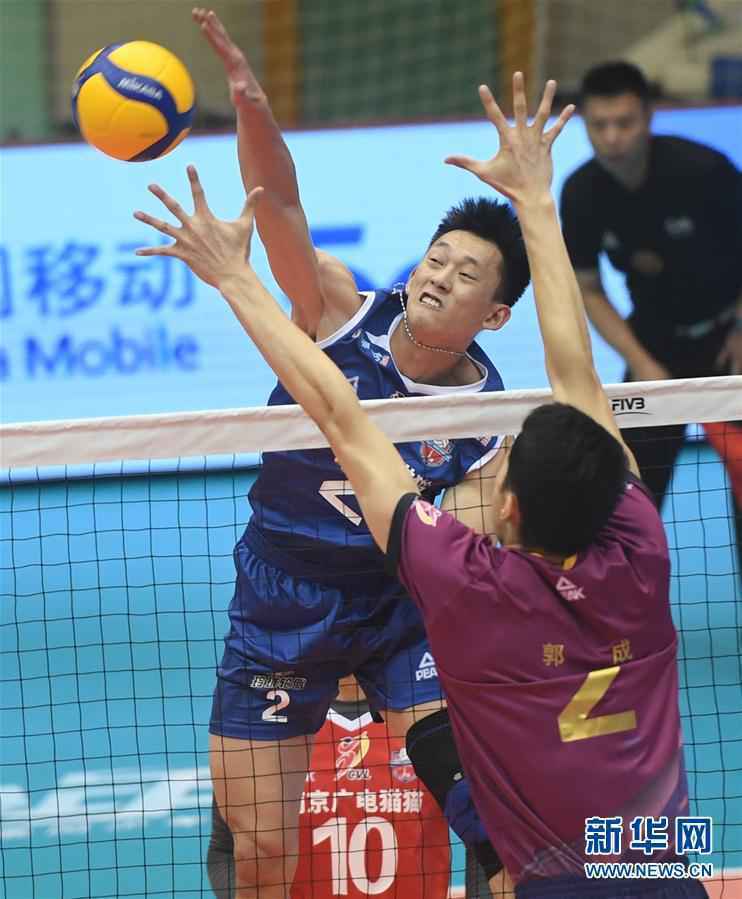 （体育）（13）排球——男排超级联赛：江苏不敌上海