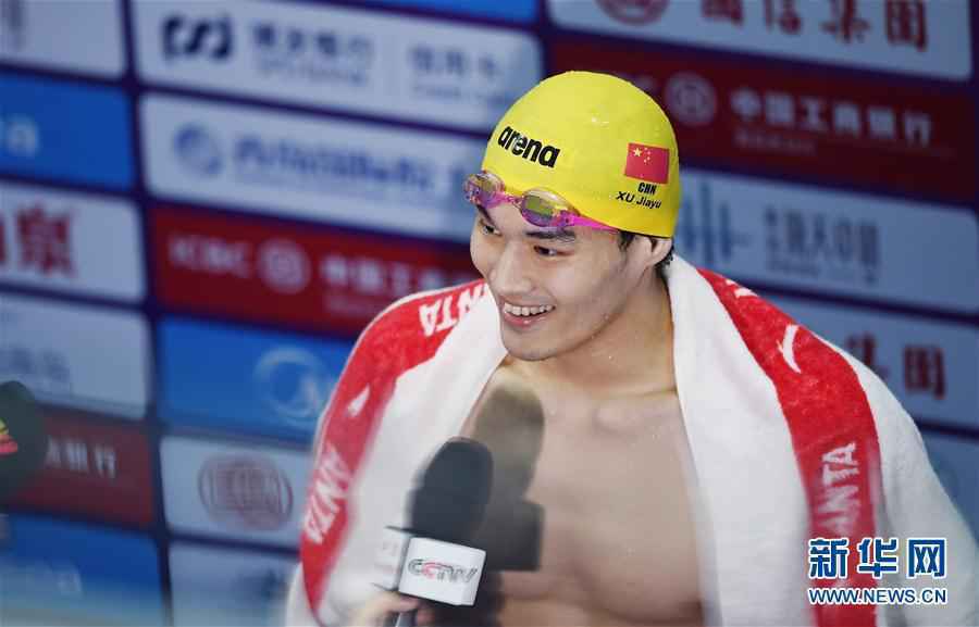 （体育）（3）游泳——全国冠军赛：徐嘉余获得男子100米仰泳预赛第一名