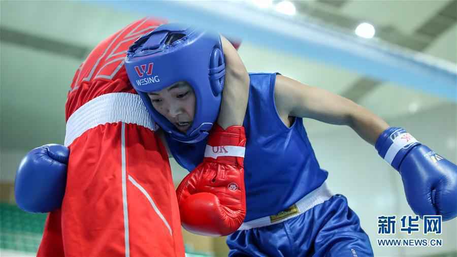 （体育）（12）拳击——全国女子锦标赛：蔡妍晋级