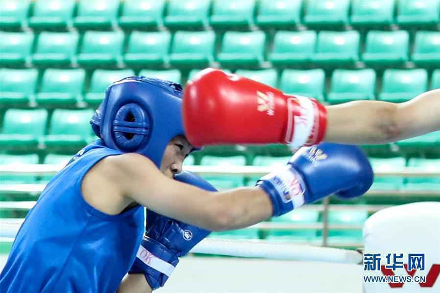 （体育）（10）拳击——全国女子锦标赛：蔡妍晋级