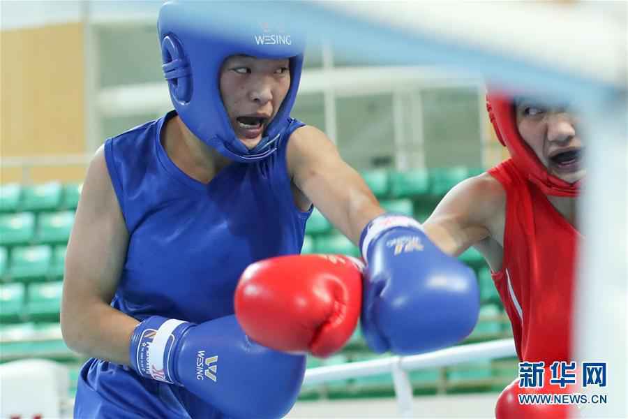 （体育）（13）拳击——全国女子锦标赛：蔡妍晋级