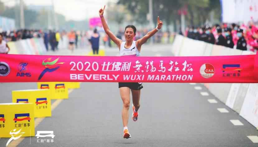 2.2万人参赛！2020无锡马拉松开跑，李子成卫冕全马冠军