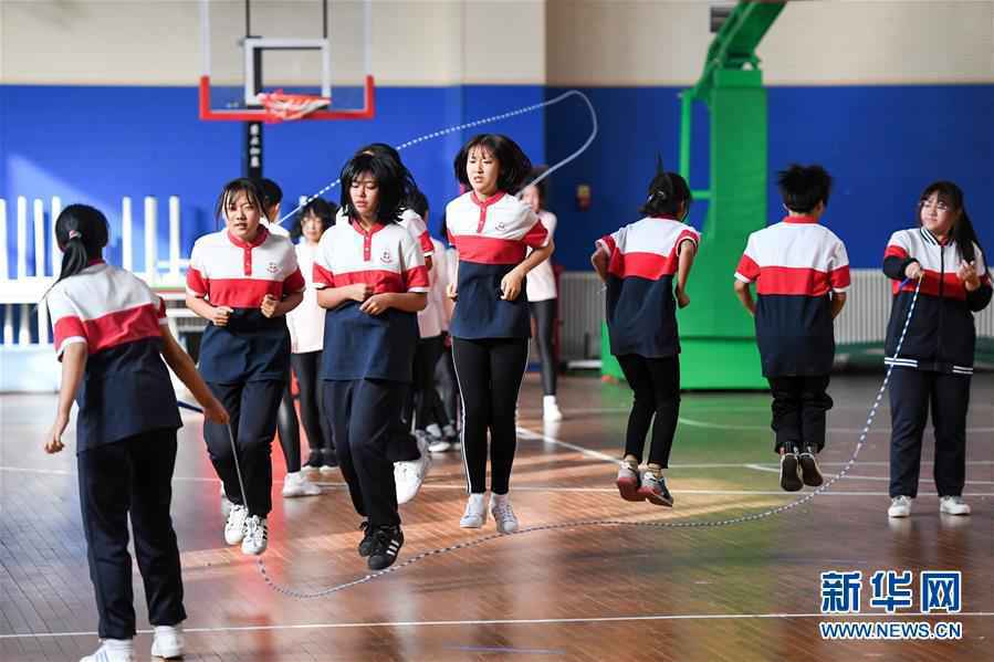 （体育）（1）北京市中小学生民族传统体育节跳绳比赛开赛