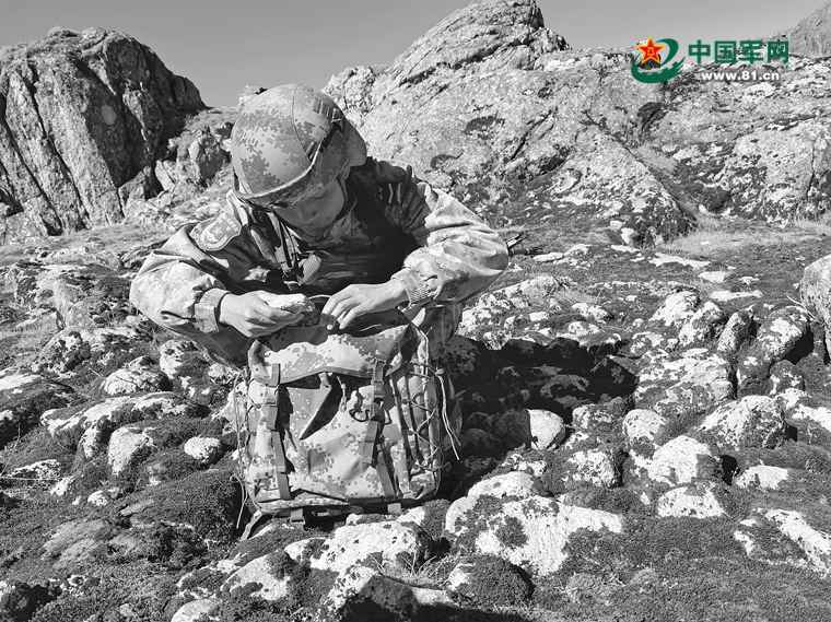 一成诗意九成奉献：西藏山南军分区边防兵告别无名湖哨所