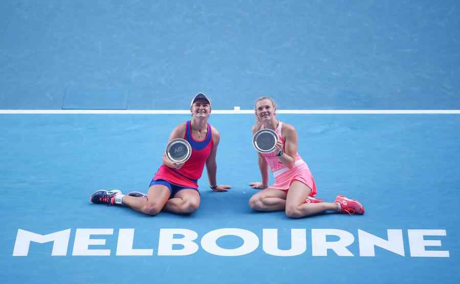 澳网：萨巴伦卡/梅尔滕斯夺得女双冠军