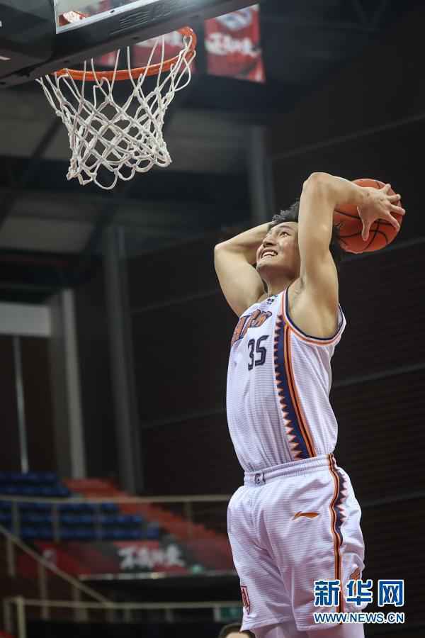 篮球——CBA第二阶段：上海久事胜青岛每日优鲜
