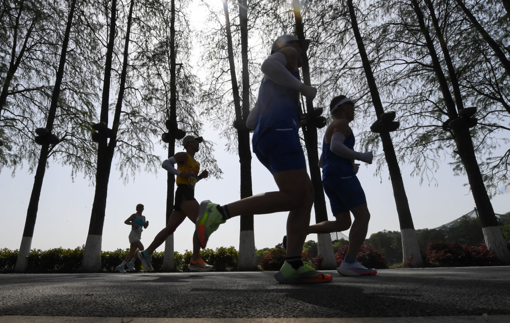  汉马、京沪半马……两天30多场，马拉松热潮回归了？