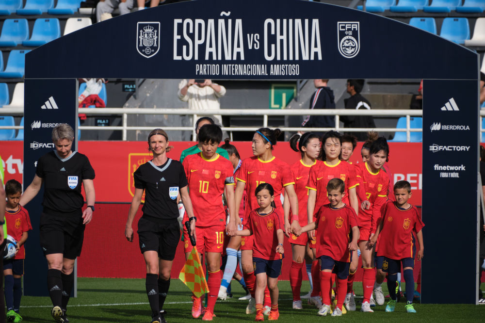  专访中国女足主帅水庆霞：中国女足与欧洲球队存在差距 应“知难而不怨”